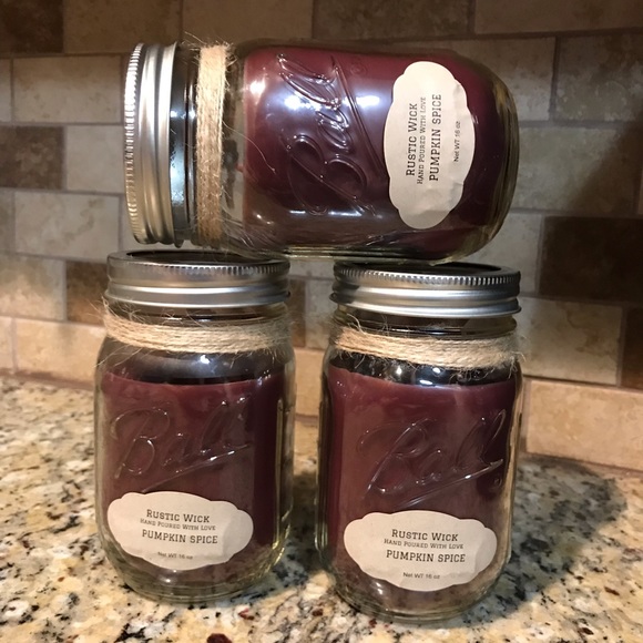 One (1) Pumpkin Spice Scented Candle - Picture 1 of 3